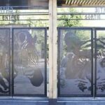Portail du zoo de Maubeuge — Portail à perforation décorative