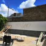 Hôtel Le Lion d'Or — Habillage décoratif en tôle perforée