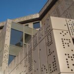CCI de Valenciennes — Façade en tôle perforée