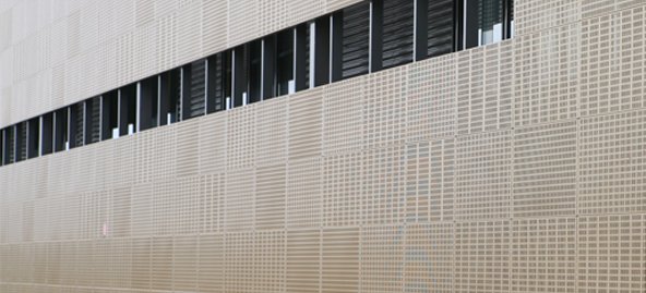 CHU de Saint-Quentin — Caissons de façade « brise-soleil »