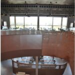 Restaurant « 58 Tour Eiffel » — Garde-corps décoratifs et faux plafonds perforés