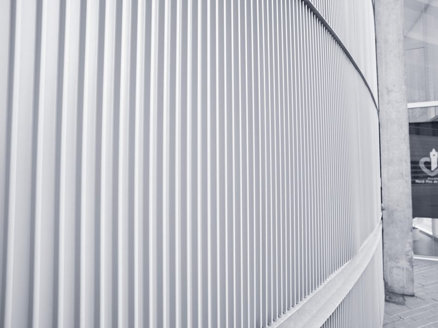 Habillage de façade perforé — Hôtel de Région