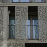Façade Vaugirard — Habillage de façade en tôle perforée décorative