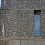 Façade Vaugirard — Habillage de façade en tôle perforée décorative